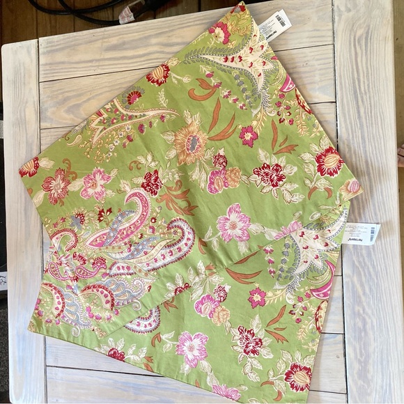 PIER 1 IMPORTS Placemat Floral Paisley Stripes 14 inches x 20 inches Set of 2 - Picture 4 of 10